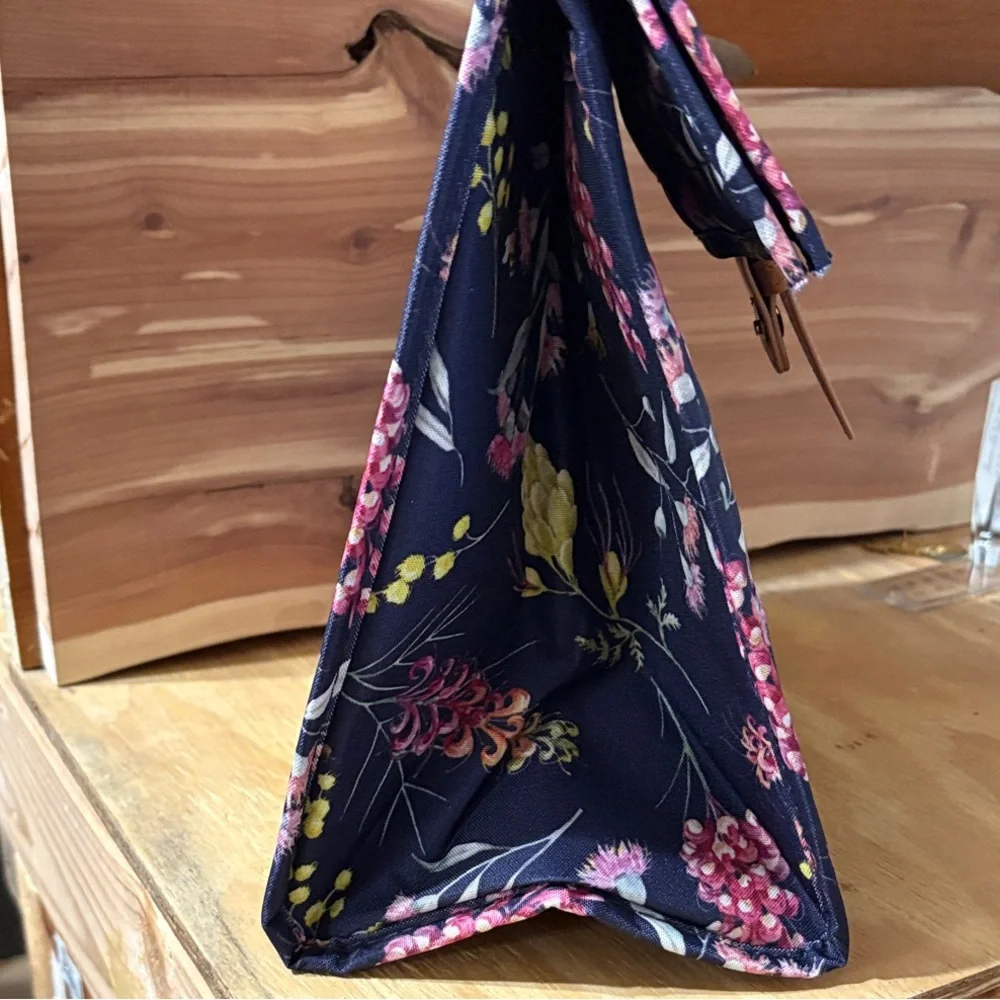Banz Grevillea Navy Blue Floral Insulated Lunch Tote Bag New